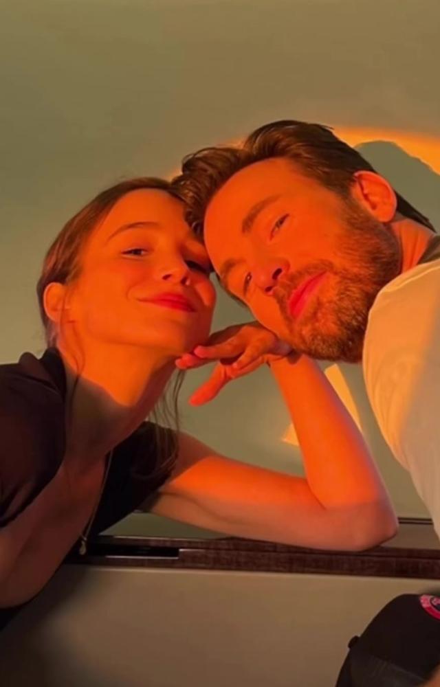 That golden hour glow cannot be missed! Chris Evans and Alba Baptista looked stunning together in this picture
